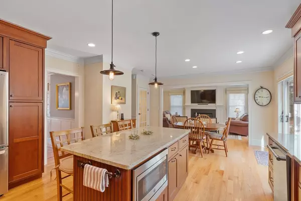 Bedford, MA 01730,27 Maxwell Rd