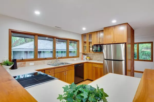 Lincoln, MA 01773,9 Silver Birch Lane