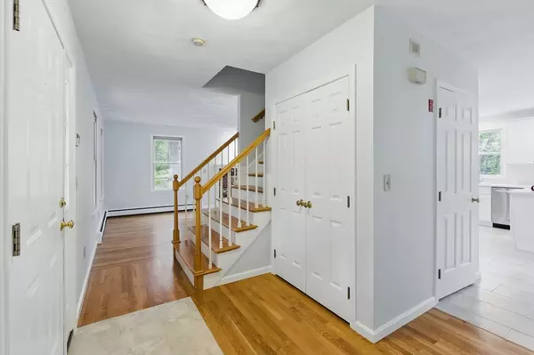 Middleton, MA 01949,5 Walnut Ln