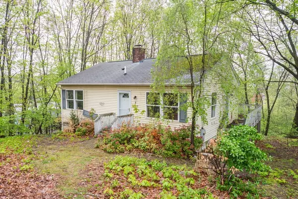 Natick, MA 01760,7 Upland Terrace