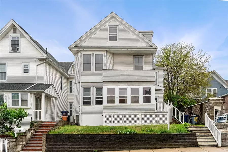 15 Saunders St, Boston, MA 02134