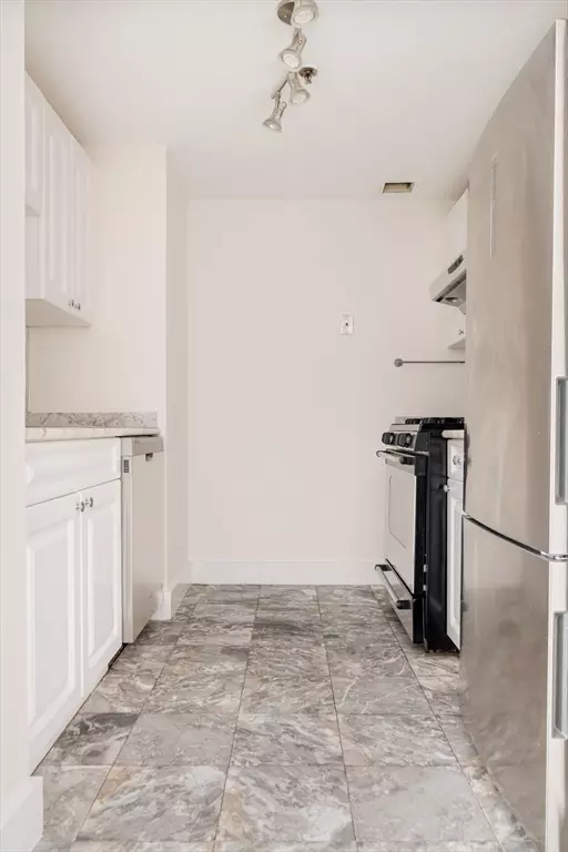 Boston, MA 02134,15 N Beacon St #328