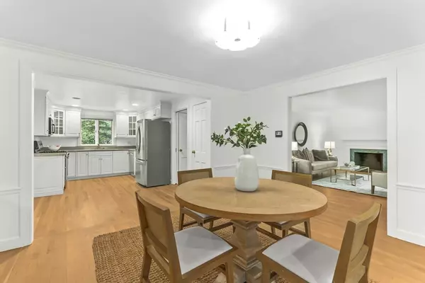 Wellesley, MA 02481,117 Elmwood Rd