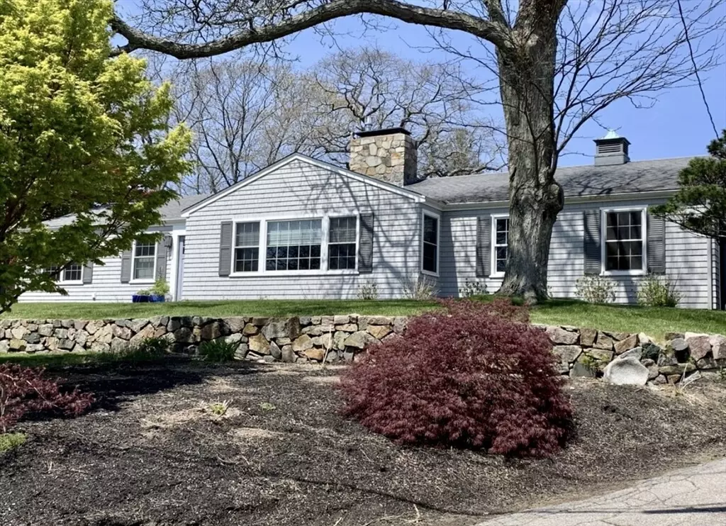 Cohasset, MA 02025,90 Linden Drive