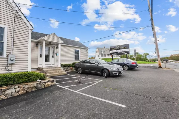 Seekonk, MA 02771,208 Taunton Ave