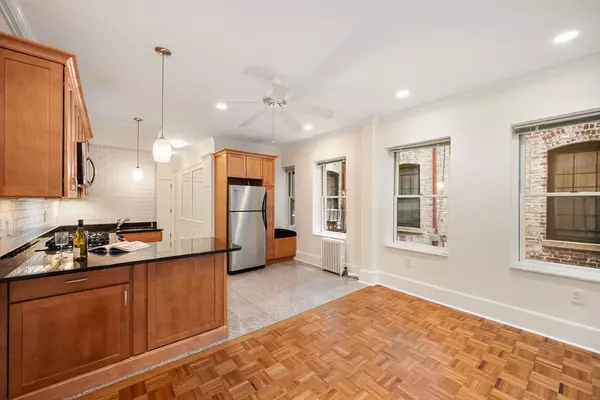 Boston, MA 02114,76 Phillips Street #4