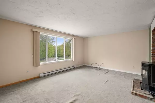 Millbury, MA 01527,48 Lexington Rd #48