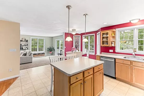 Brockton, MA 02301,15 Cathy Ln