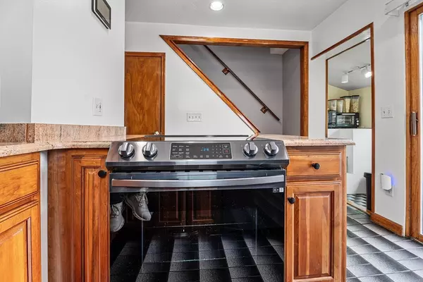 Fairhaven, MA 02719,51 Cherry St