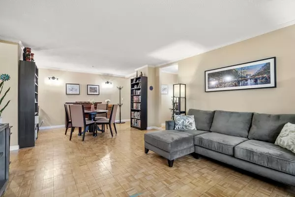 Brookline, MA 02445,33 Pond Ave #419