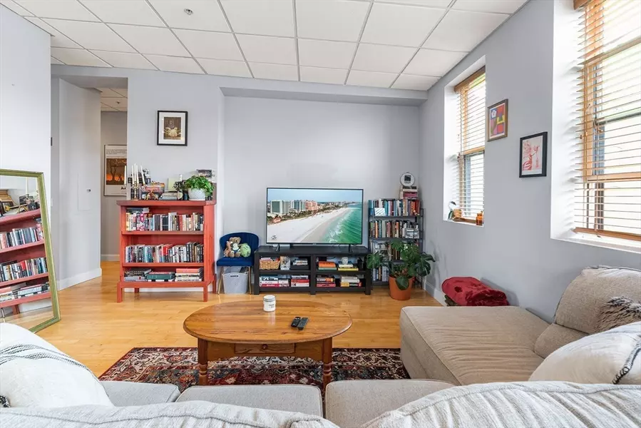 24 Washington St #402, Haverhill, MA 01832