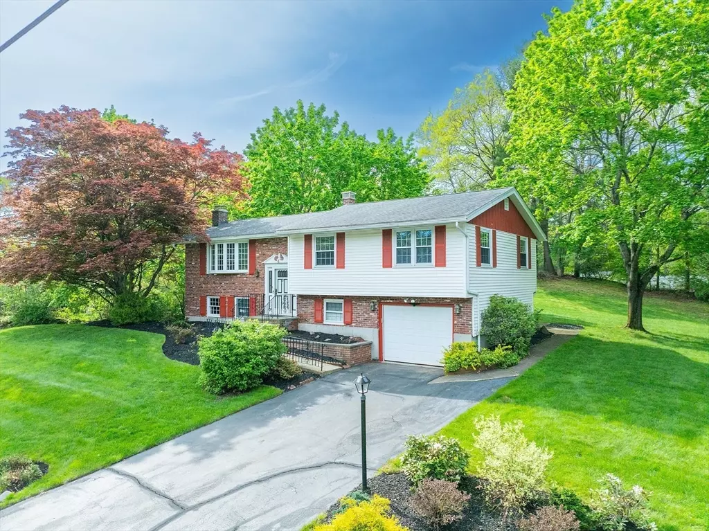 Chelmsford, MA 01824,4 Montcastle Dr