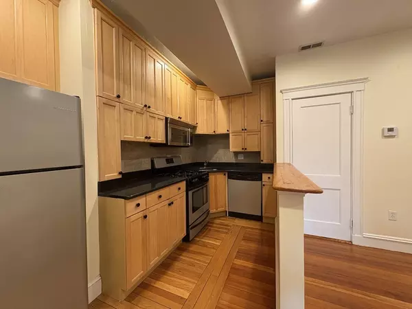 Brookline, MA 02445,191 Winthrop Rd #6