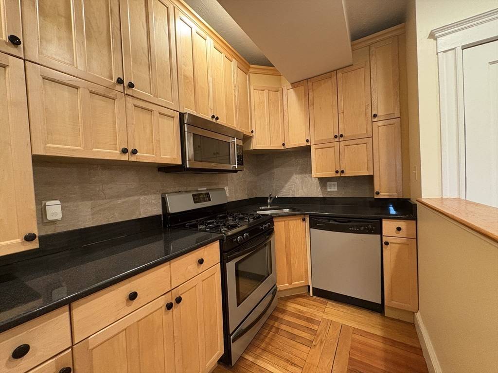 Brookline, MA 02445,191 Winthrop Rd #6