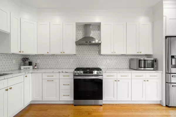 Watertown, MA 02472,38 Bradshaw Street #38