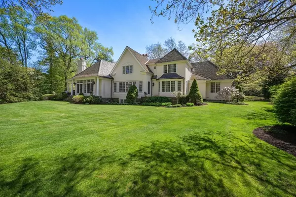 Wellesley, MA 02481,1 Old Farm Rd