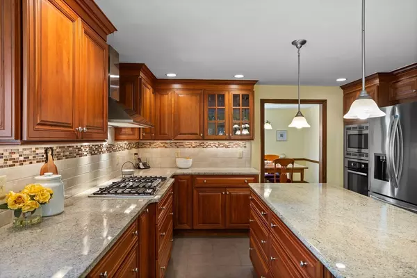 Acton, MA 01720,43 Hosmer St