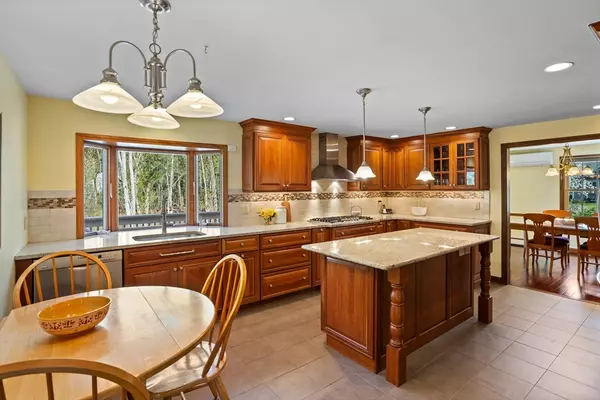 Acton, MA 01720,43 Hosmer St
