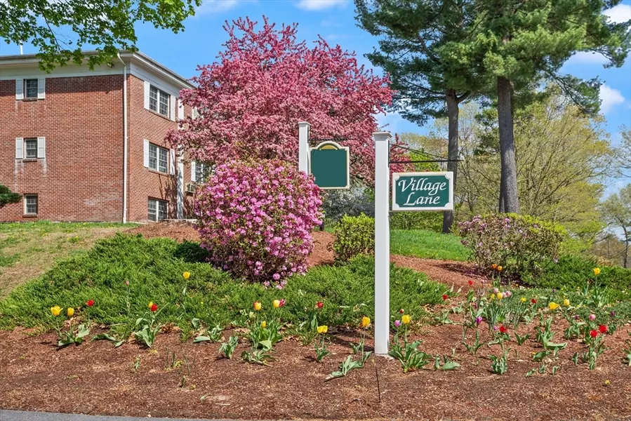 12 Village Ln #43, Tyngsborough, MA 01879