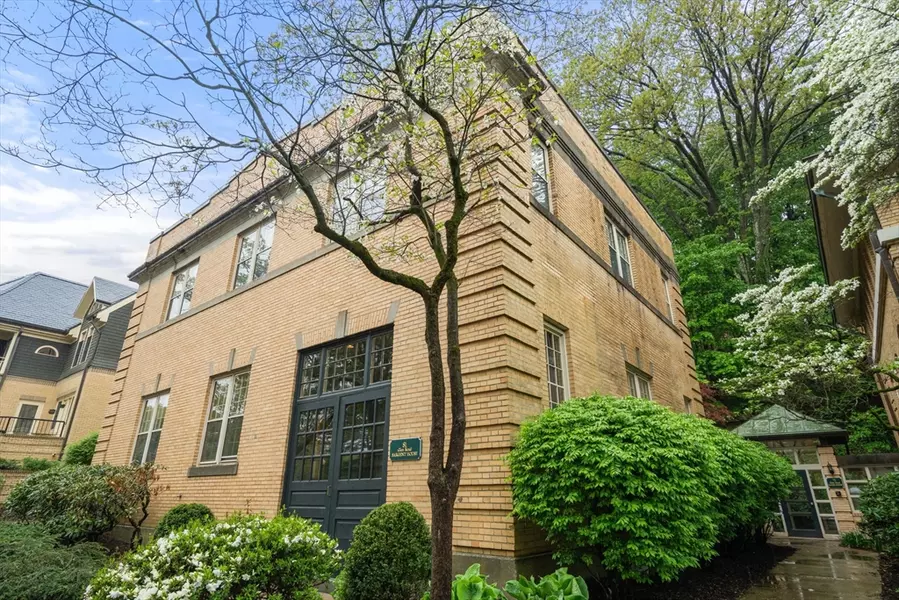 81 Glen Rd #S1, Brookline, MA 02445
