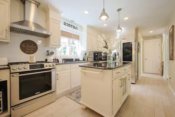 Sutton, MA 01590,16 Judith Cir