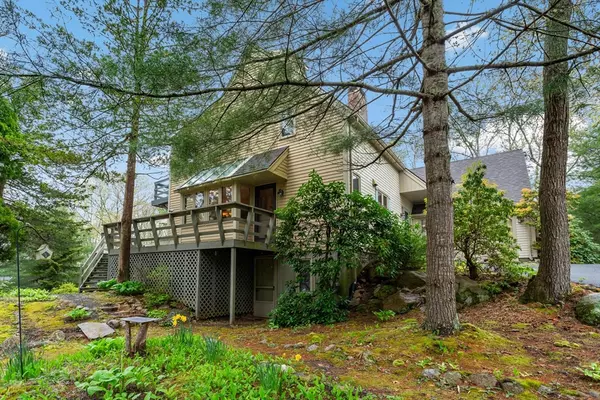 Falmouth, MA 02540,18 Ridgeview Dr