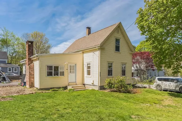 Rockland, MA 02370,194 Plain St