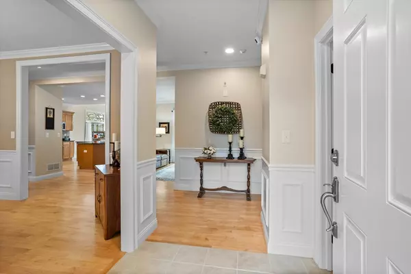 Clinton, MA 01510,105 Candlewood Ln #105