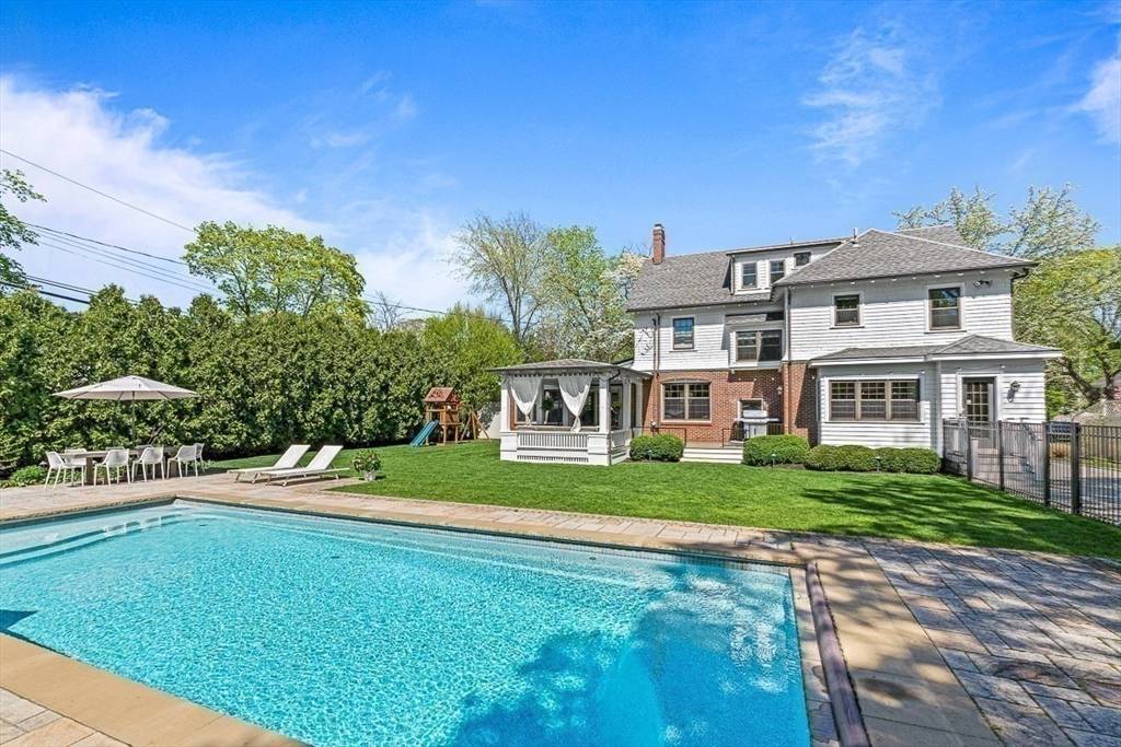 Winchester, MA 01890,54 Wedgemere Avenue