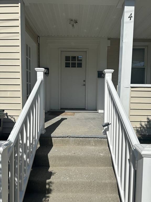 Natick, MA 01760,4 Harrison St #2