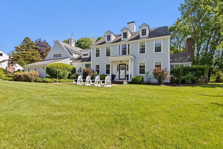4 Cutter Hill Rd, Hingham, MA 02043