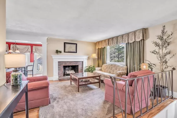 Holliston, MA 01746,98 Appleyard Lane