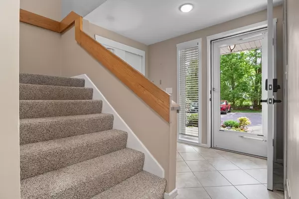 Walpole, MA 02032,2 Redwood Mews #2