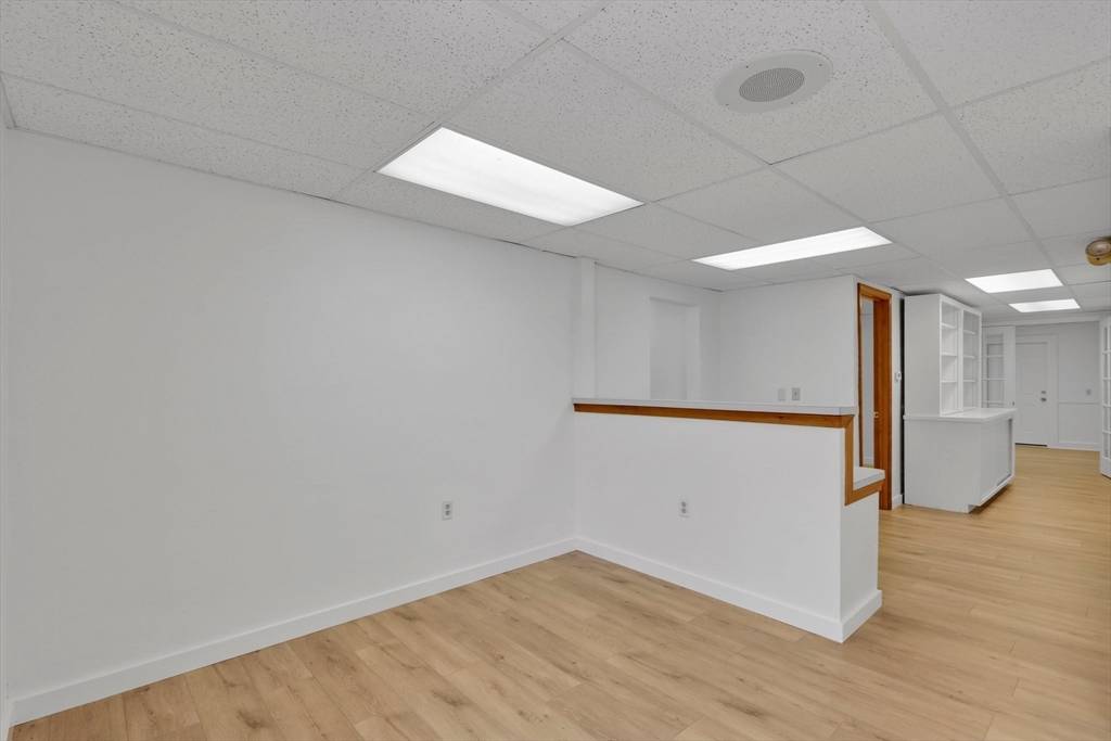 Agawam, MA 01030,567-569 Springfield St