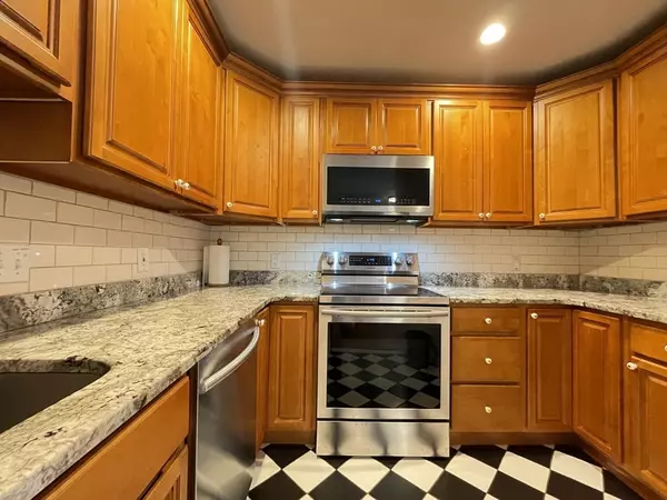 Quincy, MA 02170,10 Weston Ave #334