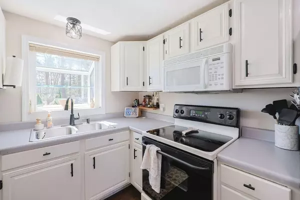 Northborough, MA 01532,97 Maple Lane