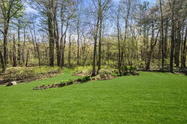 Medfield, MA 02052,26 Orchard Street