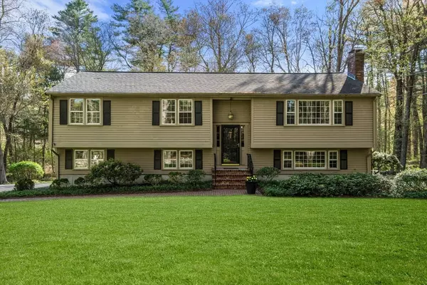 26 Orchard Street, Medfield, MA 02052