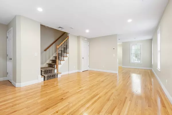 Natick, MA 01760,106 North Ave #106