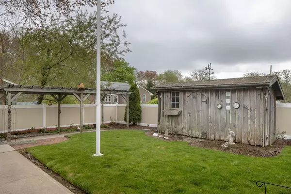 New Bedford, MA 02745,924 Victoria St