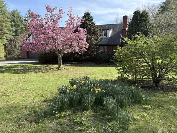 Deerfield, MA 01342,11 Juniper Drive