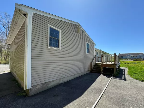 Dighton, MA 02715,2206 Williams St