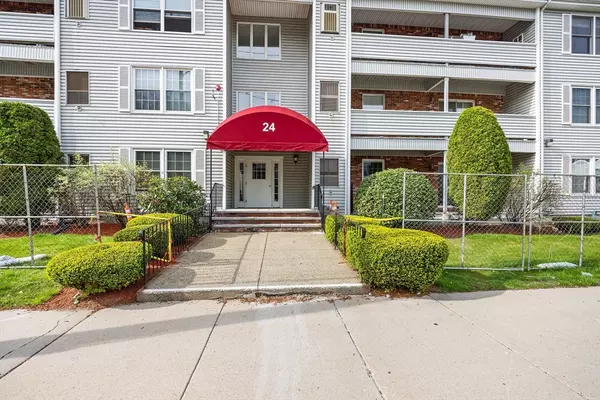 24 South St #8, Medford, MA 02155