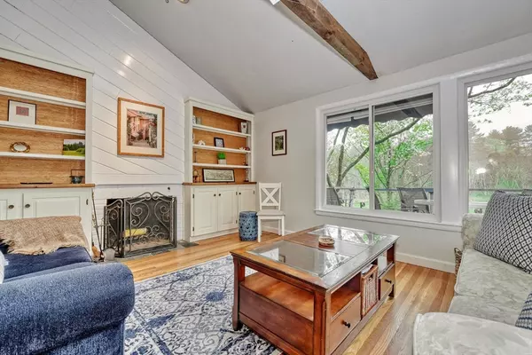 Medfield, MA 02052,7 Noon Hill Road