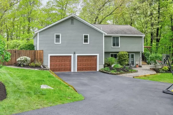 933 Salem End Rd, Framingham, MA 01702