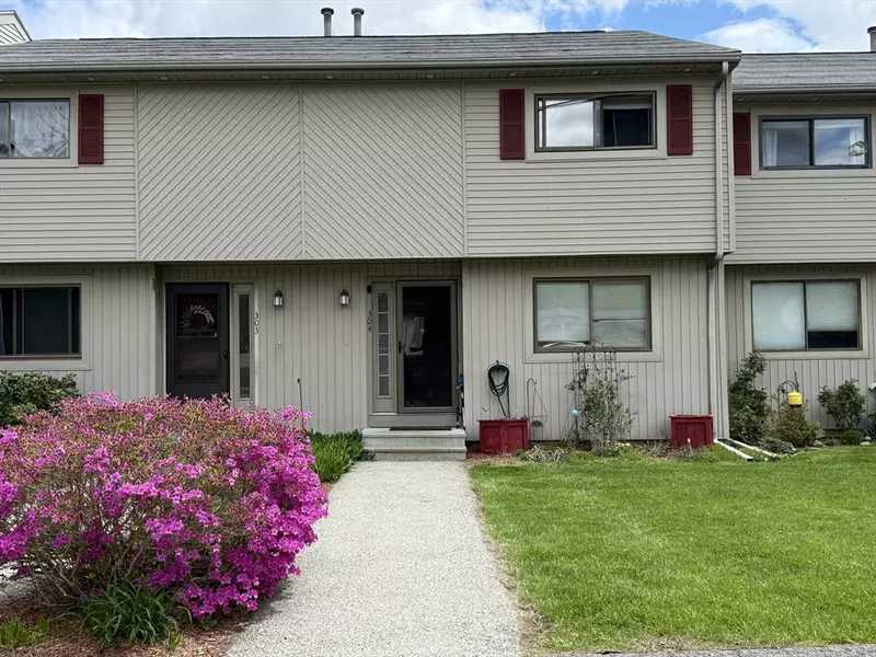 28 Southbridge Rd #304, Charlton, MA 01507