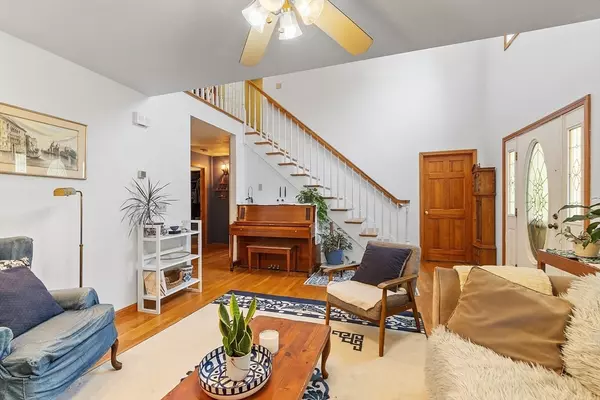 Clinton, MA 01510,362 Oak St