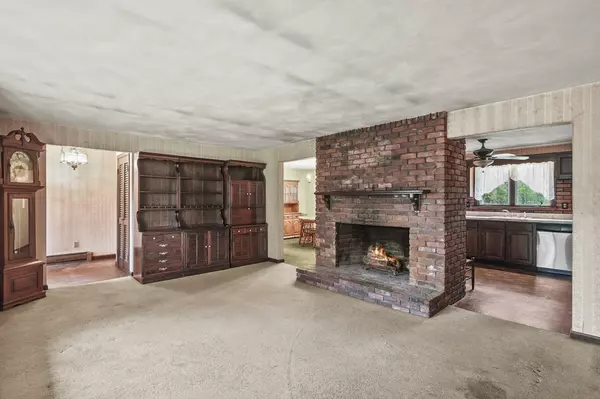 West Boylston, MA 01583,188 Goodale Street