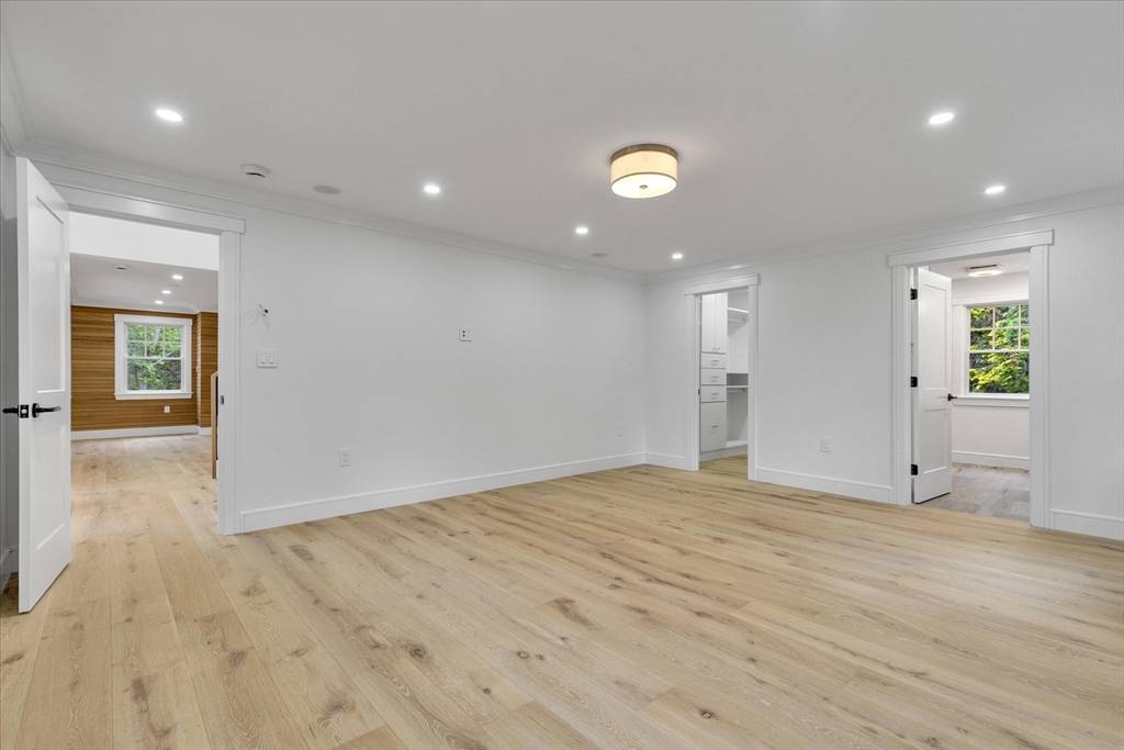 Harwich, MA 02645,152 Pleasant Bay Rd