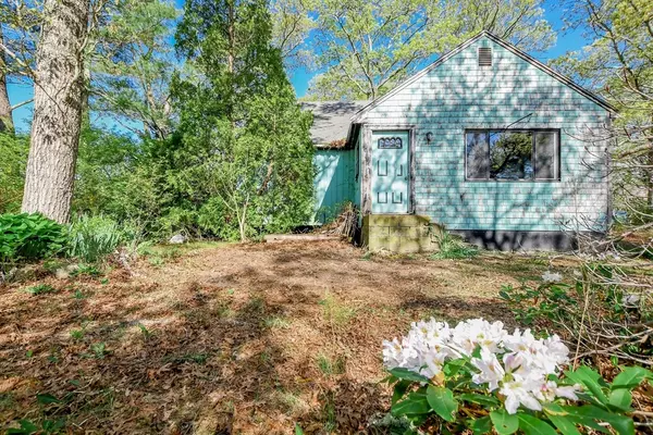12 Chippewa Drive, Wareham, MA 02532